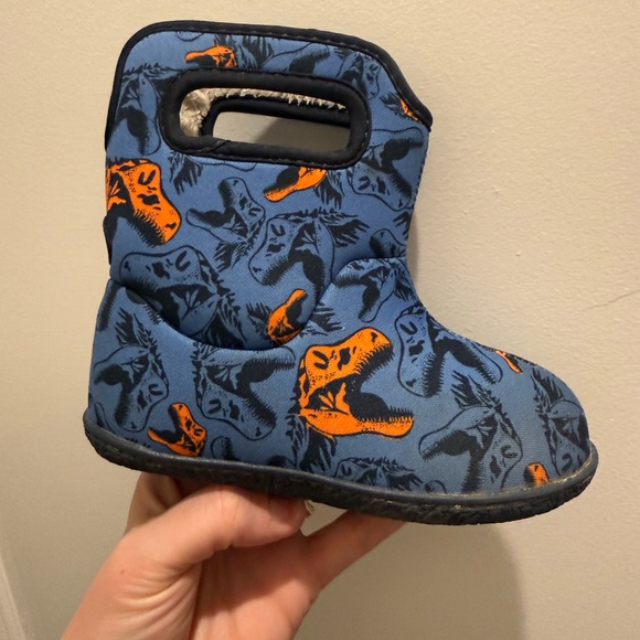 Bogs Kids' Blue and Orange Waterproof Insulated Dinosaur Snow Boots 8 - Picture 7 of 9